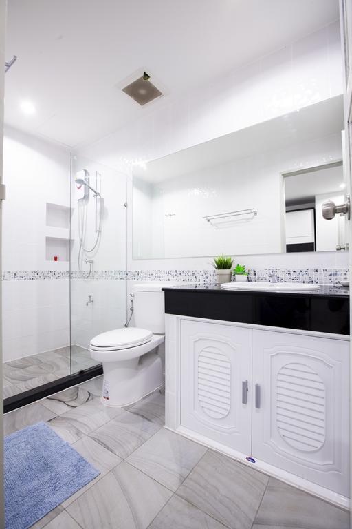 Number 4 Phuket Apartment Nai Harn Room photo
