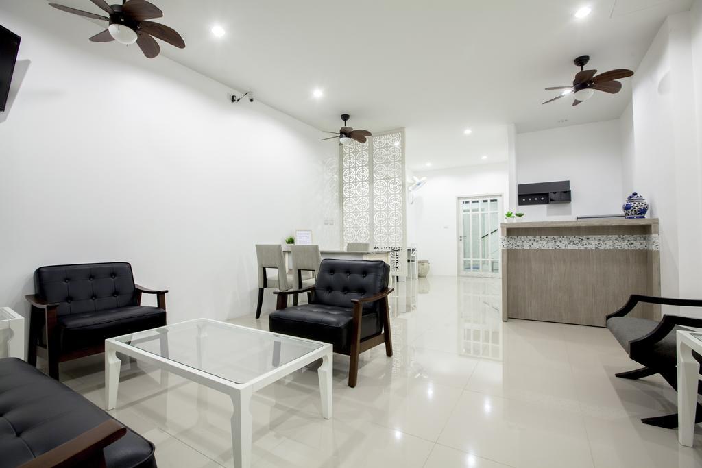 Number 4 Phuket Apartment Nai Harn Exterior photo